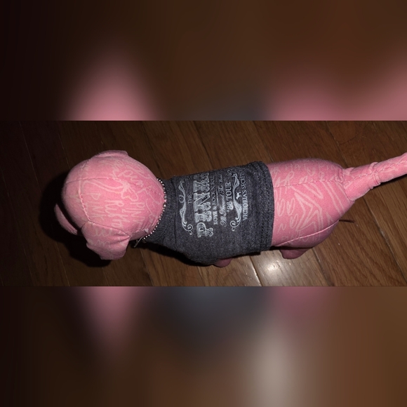 VINTAGE DOG PINK VICTORIAS SECRET 2006 ROCK ROLL GRAY SWEATER DOGGIE TAGS 🐶🥰 - Picture 4 of 12